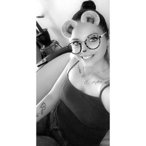 Meet your Posher, Marissa